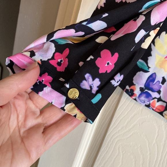 NWT CeCe Bright Floral Collared Top, M - Picture 4 of 10